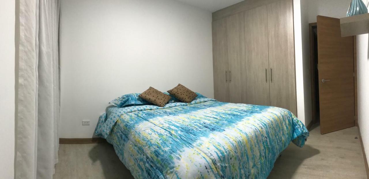 1410 Habitacion En Lujoso Departamento - Atelier Quito Luaran gambar