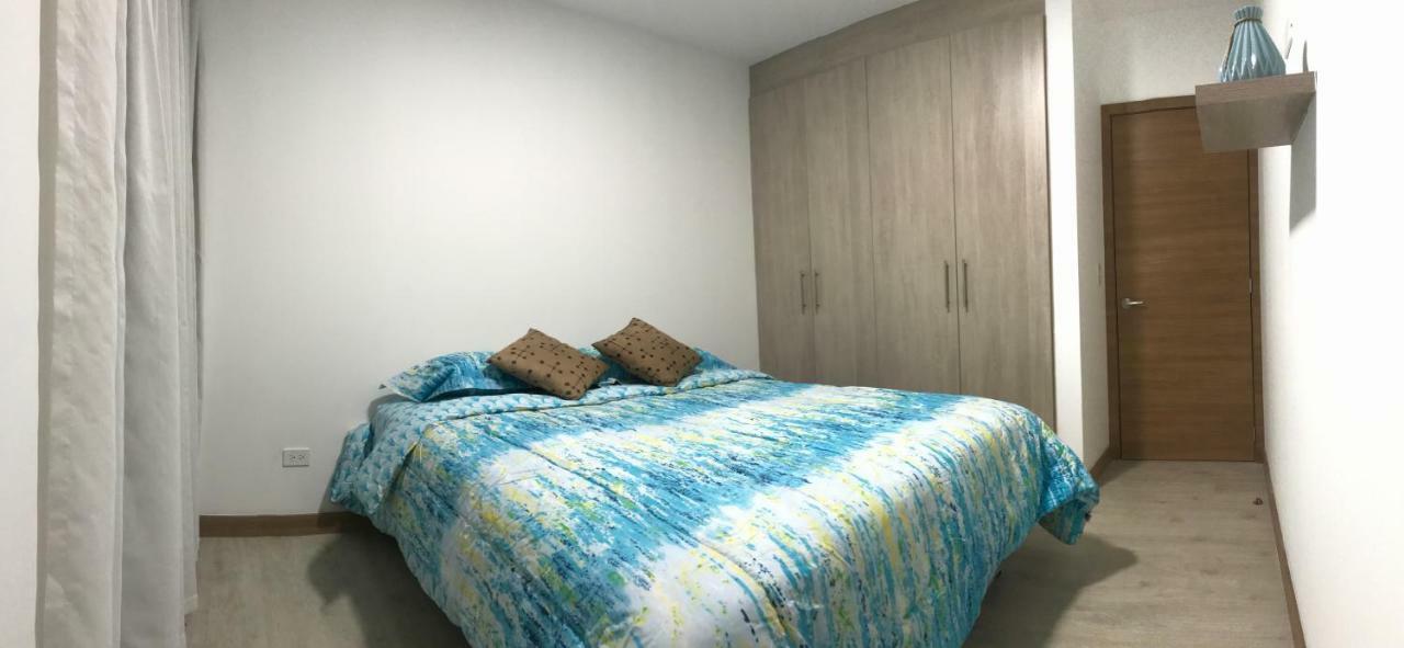 1410 Habitacion En Lujoso Departamento - Atelier Quito Luaran gambar